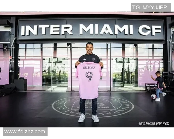 苏亚雷斯领衔进攻锋线足球巨星风采展现精彩瞬间